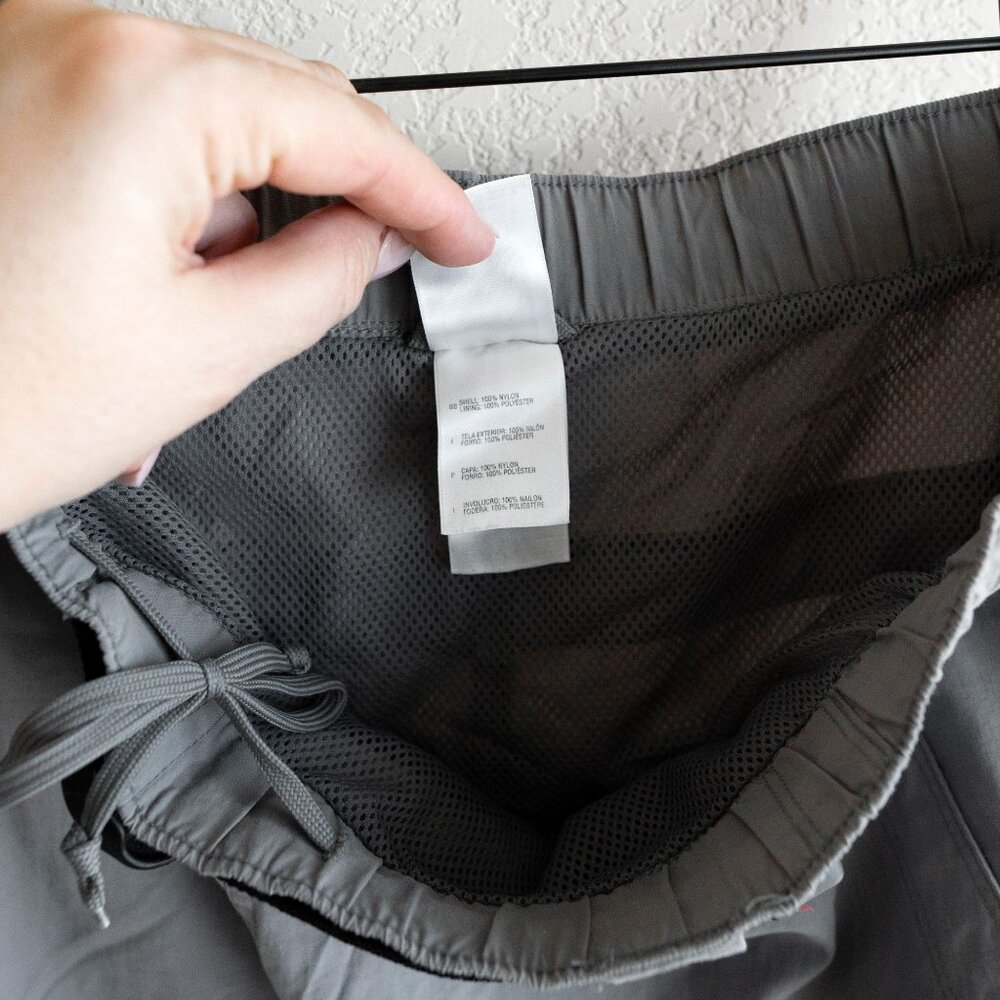 The North Face Men’s Sz Medium Gray Hiking Shorts Quick-Dry Outdoor Utility Belt - Picture 8 of 8